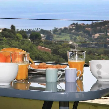 Lägenhet Cap Corse Uribellinu 1, Petit Dejeuner