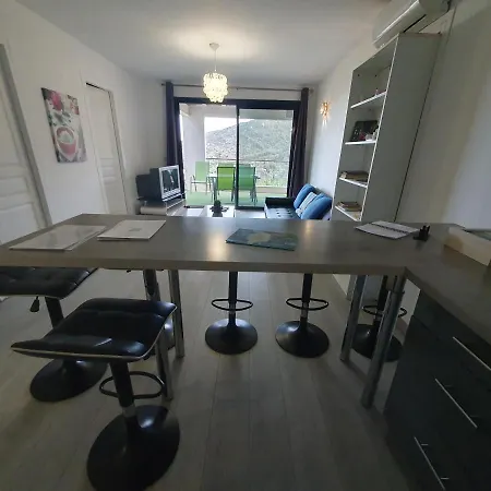 Cap Corse Uribellinu 1, Petit Dejeuner Partine