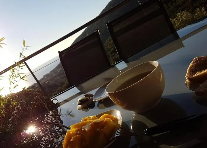 Cap Corse Uribellinu 1, Petit Dejeuner * Partine