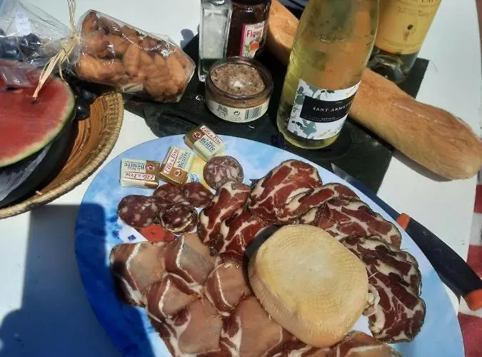 Cap Corse Uribellinu 1, Petit Dejeuner Partine